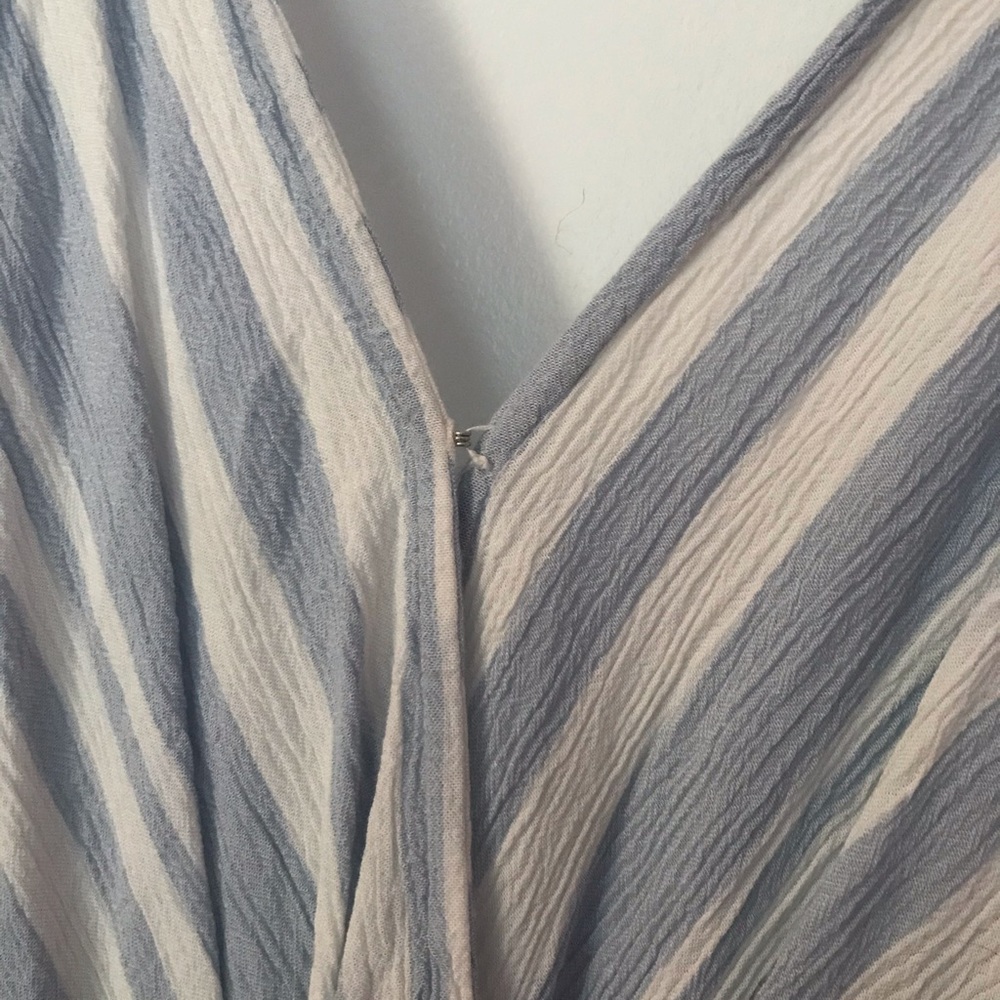 AE Romper - Picture 4 of 6